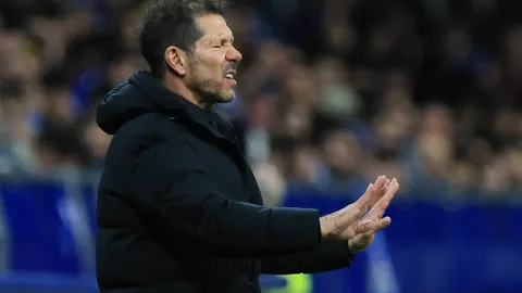 巴林测试前夕，梅赛德斯W16闪耀登场，2025年一级方程式新战将瞩目亮相